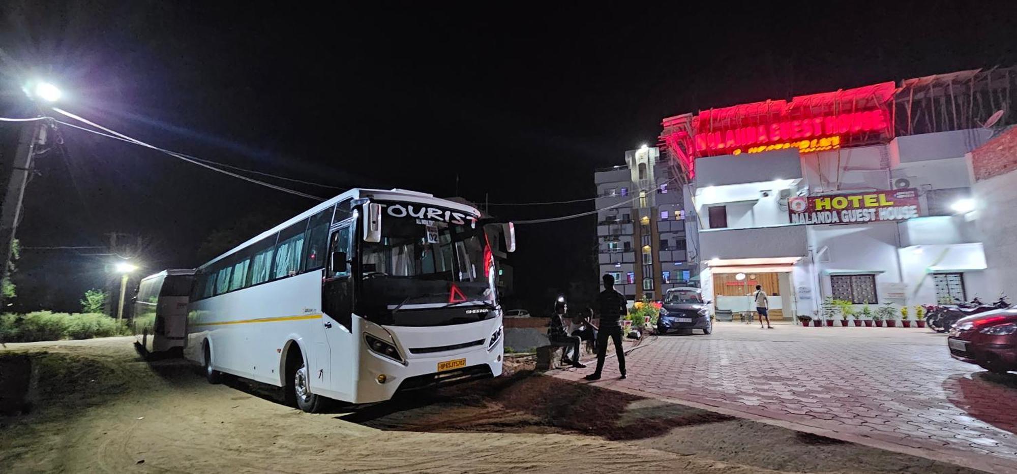 Hotel Nalanda Guest House Buitenkant foto