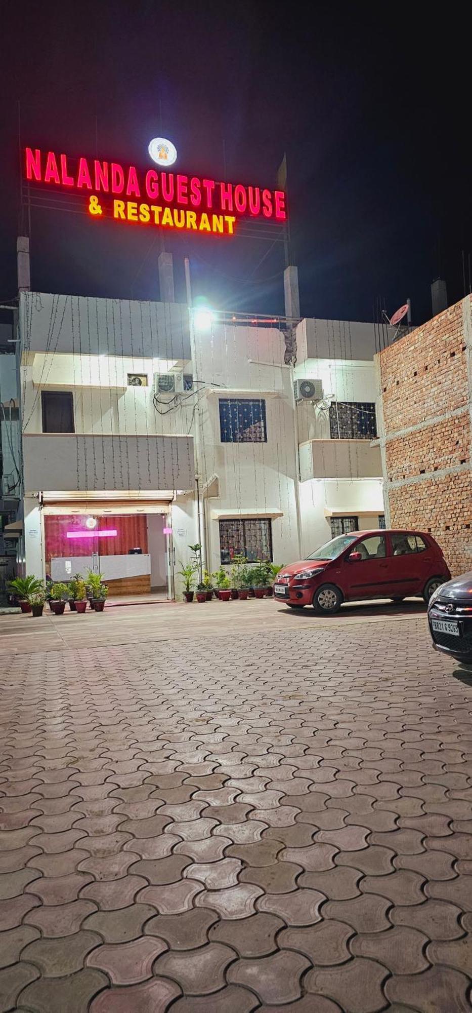 Hotel Nalanda Guest House Buitenkant foto
