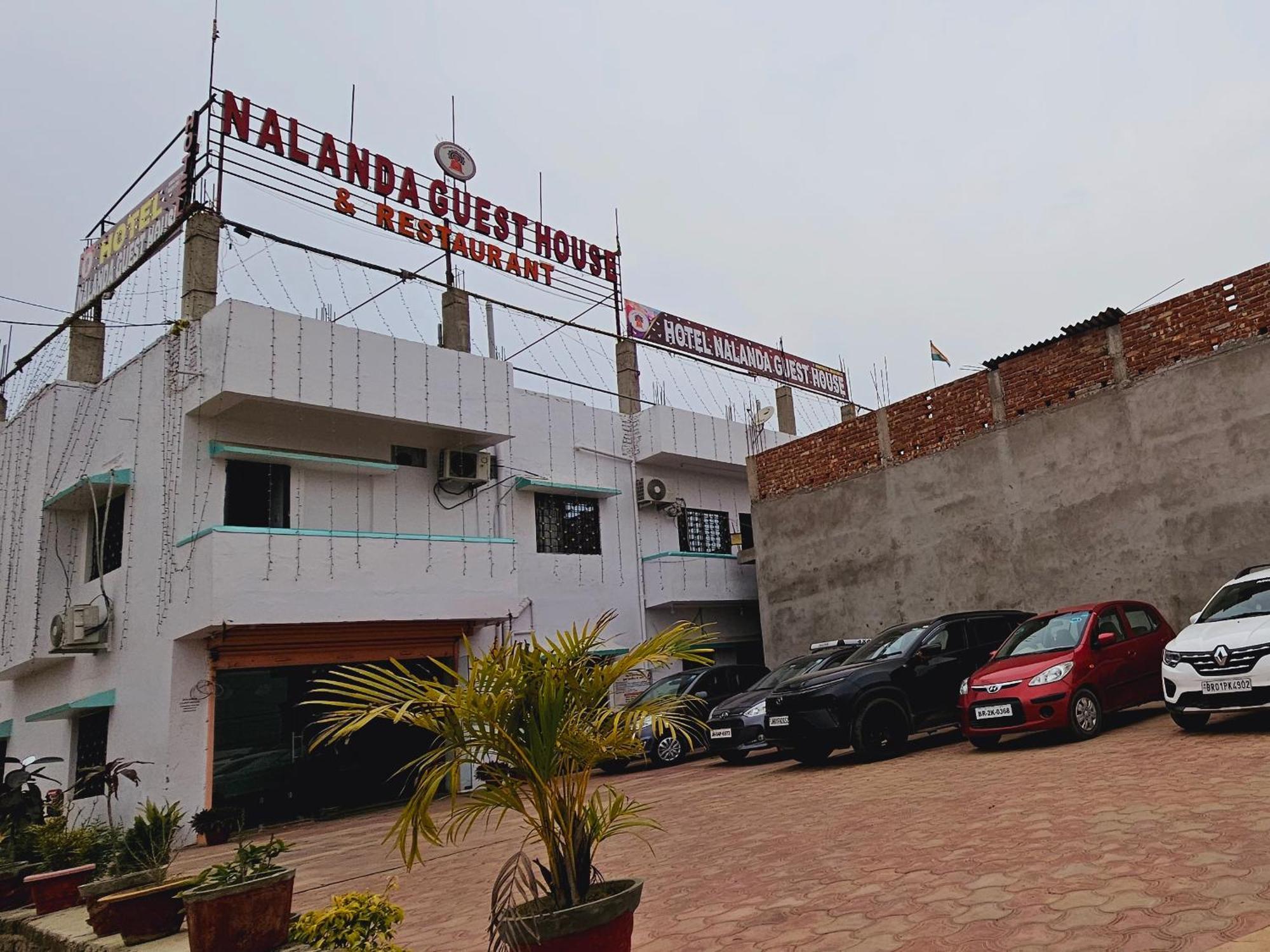 Hotel Nalanda Guest House Buitenkant foto