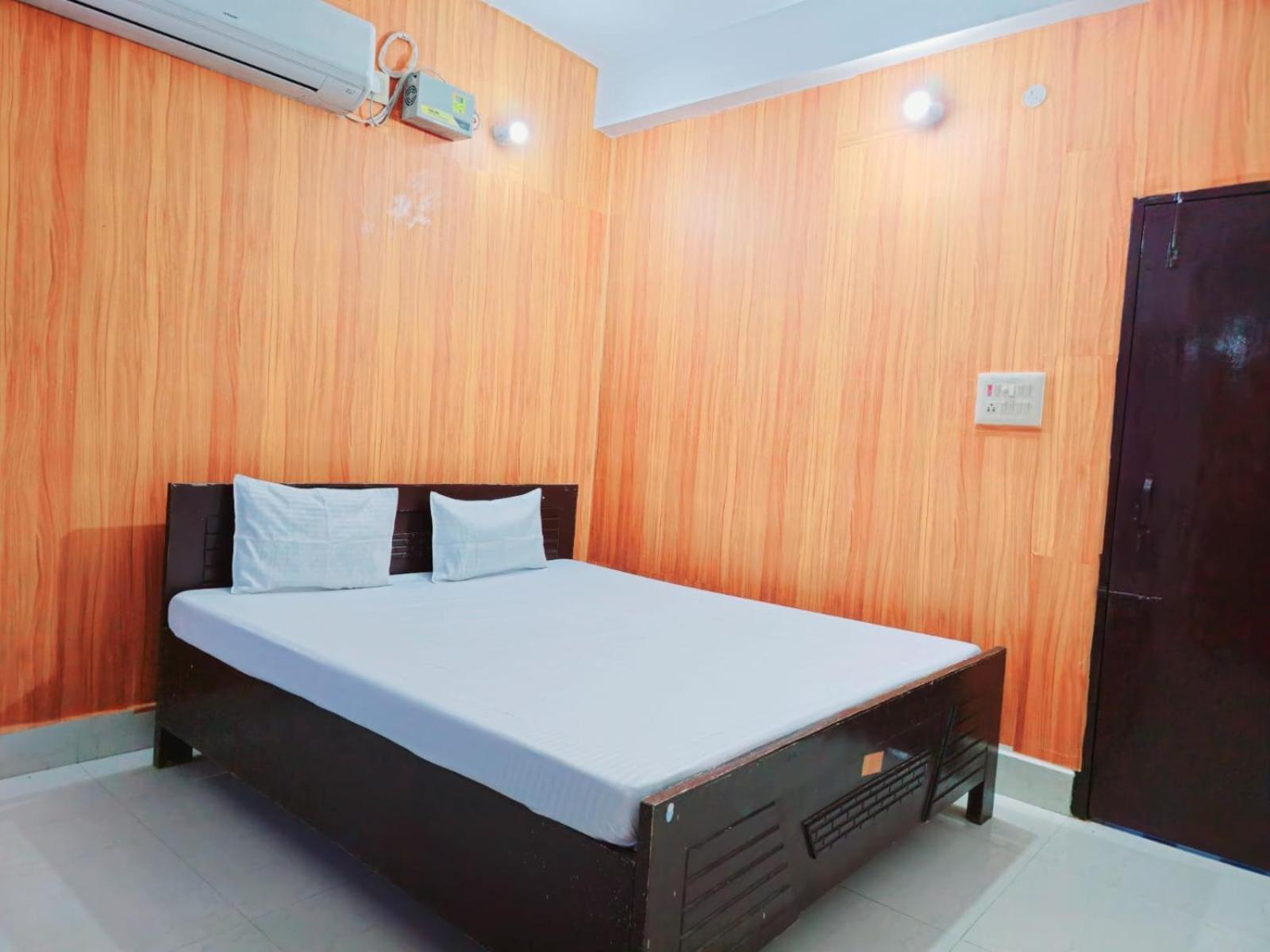 Hotel Nalanda Guest House Buitenkant foto