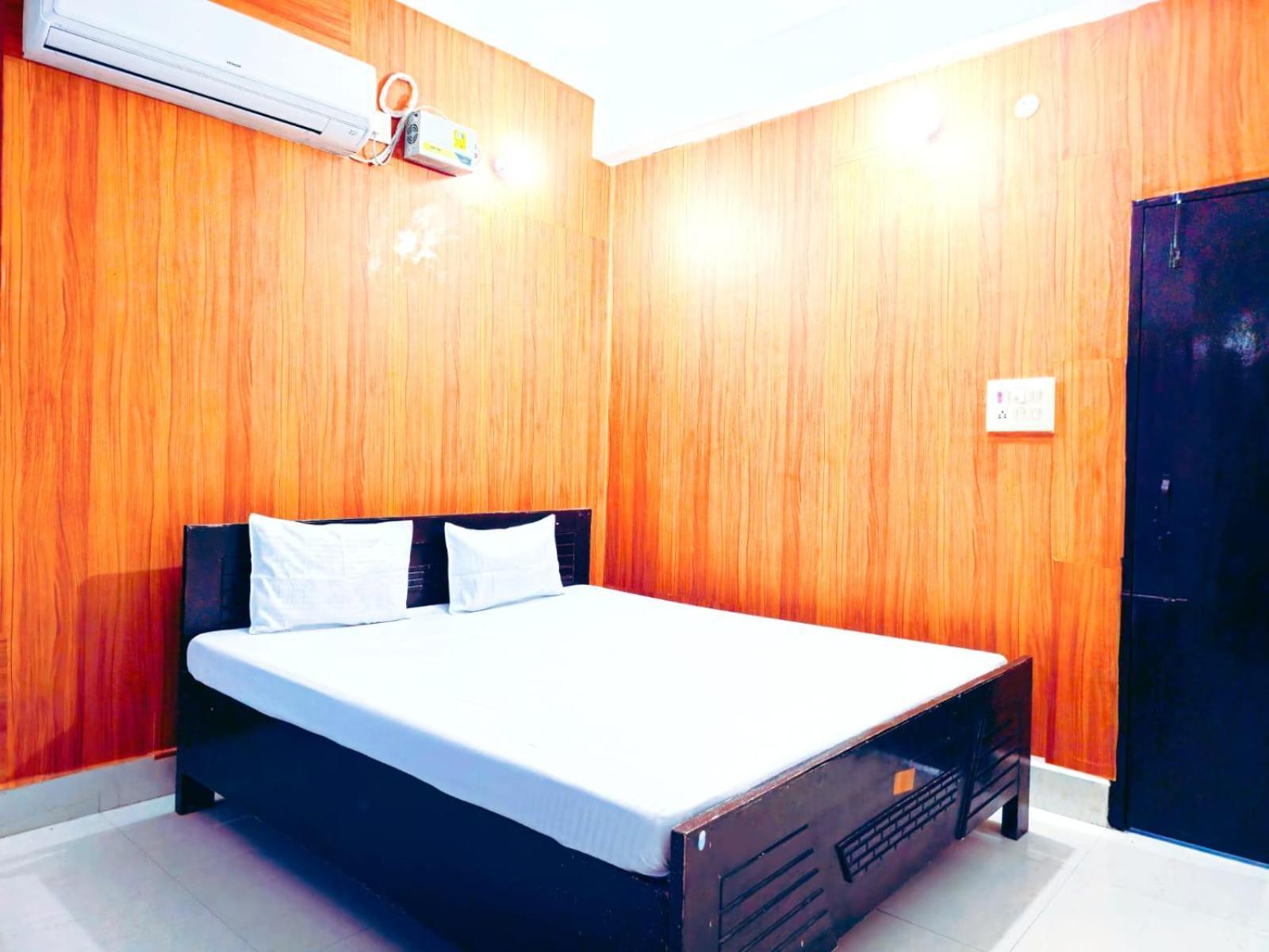 Hotel Nalanda Guest House Buitenkant foto